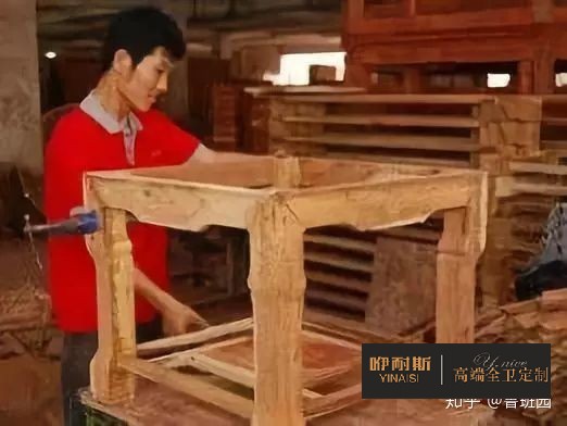 7、人工组装固定 7、人工组装固定